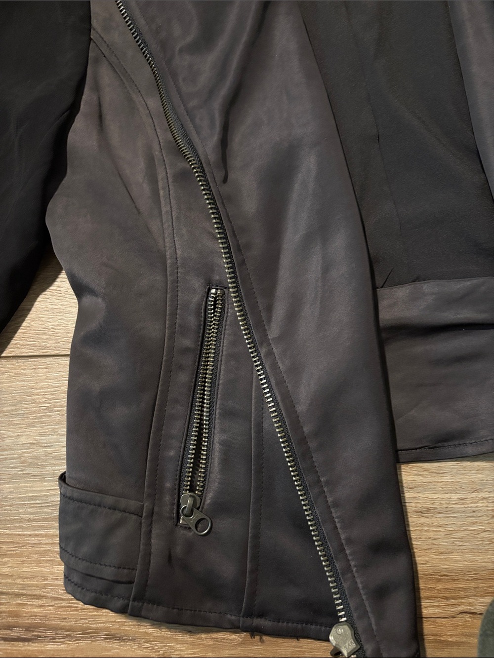 Guess Jacket - Picture 2 of 5